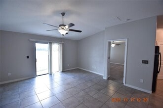 10120 Carloway Hills Dr in Wimauma, FL - Building Photo - Building Photo