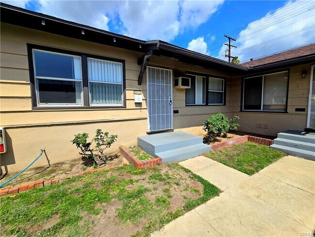 2412 N Brighton St in Burbank, CA - Building Photo - Building Photo