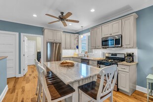 24 Church St in Sea Bright, NJ - Building Photo