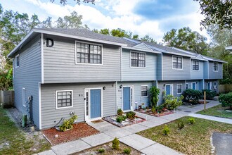 Brookshire Townhomes in Tampa, FL - Building Photo - Primary Photo