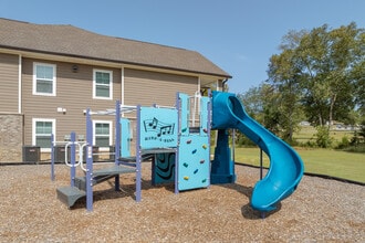 Purdy Place Apartments in Selmer, TN - Building Photo - Building Photo