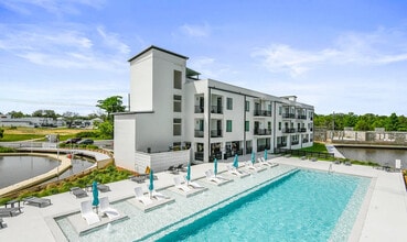 1302 Magnolia St in Gulfport, MS - Foto de edificio - Building Photo
