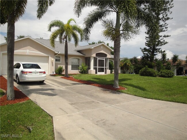 301 SE 1st St in Cape Coral, FL - Building Photo - Building Photo