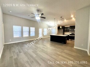 12909 NW 4th Terrace in Yukon, OK - Building Photo - Building Photo