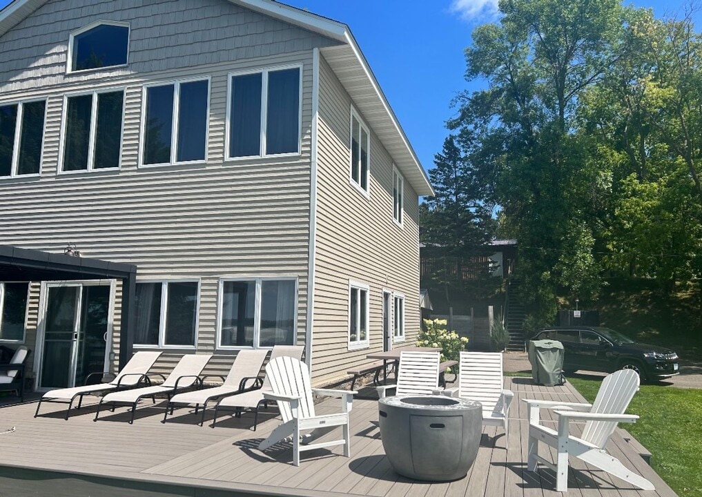 50718 Lakeview Dr in Rush City, MN - Building Photo