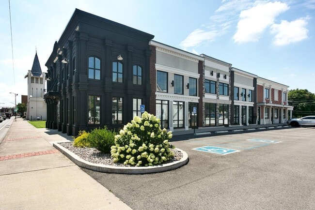 220 W Dixie Ave in Elizabethtown, KY - Building Photo - Building Photo