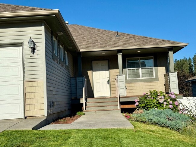 property at 4511 N Hutchinson Ln
