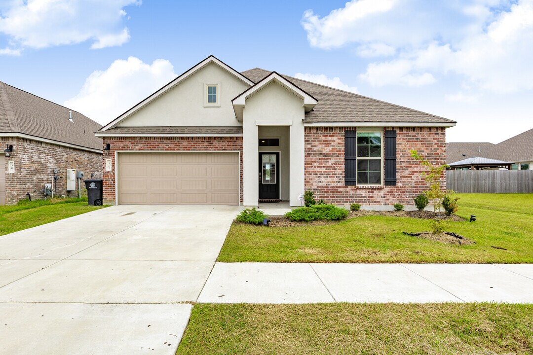 13667 Willamette Wy in Baton Rouge, LA - Building Photo