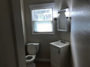 1336 W Fountain Way in Fresno, CA - Building Photo - Building Photo