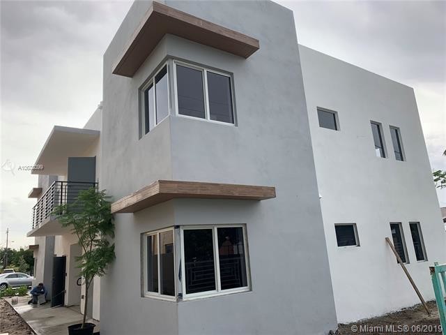 486 E 30th St-Unit -101,102, 201,202 in Hialeah, FL - Building Photo - Building Photo