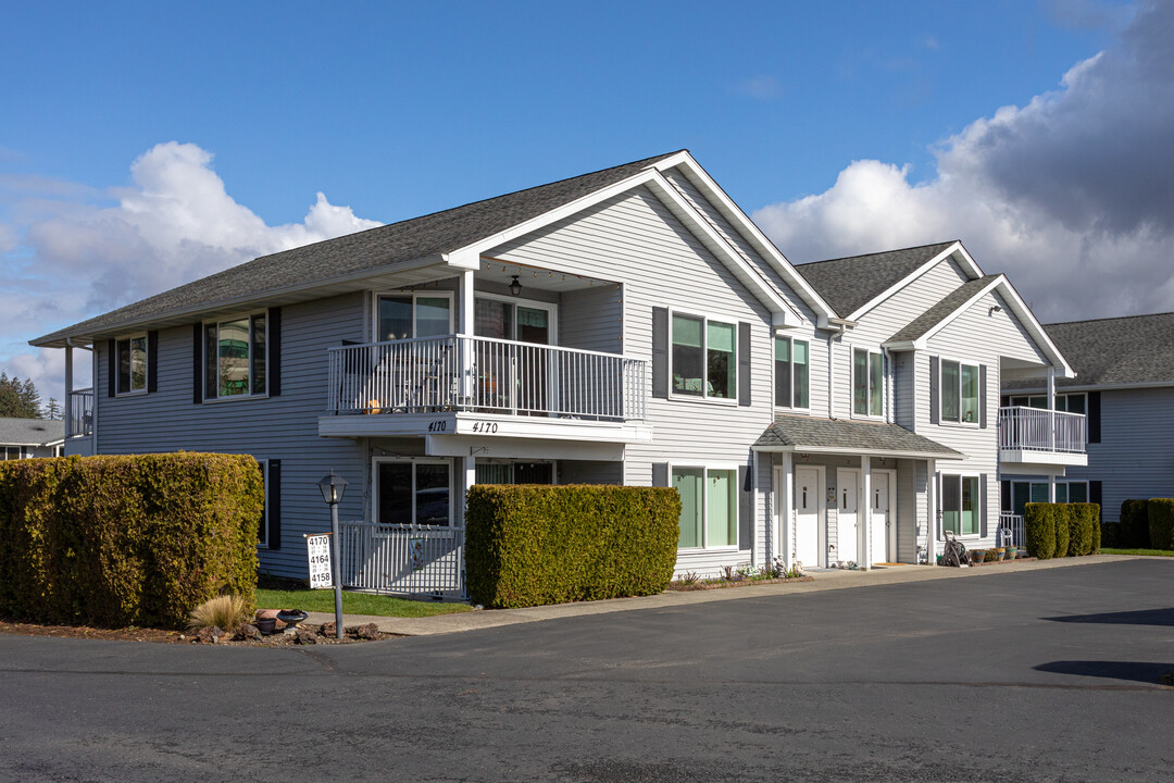 Ankar Retirement Park in Bellingham, WA - Foto de edificio