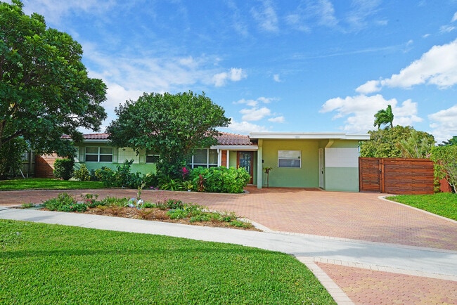property at 1001 SE 5th Ave