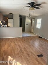 119 Davis St in Interlachen, FL - Building Photo - Building Photo