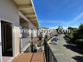 191 Hilborn St in Vallejo, CA - Foto de edificio - Building Photo