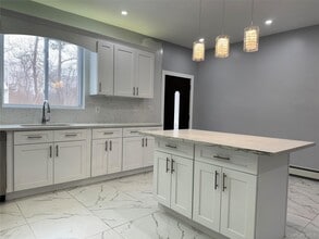 4 Ashton Rd in Medford, NY - Building Photo - Building Photo