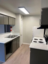 11211 S Post Oak Rd photo'