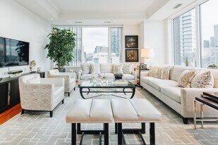 88 Davenport Rd in Toronto, ON - Building Photo