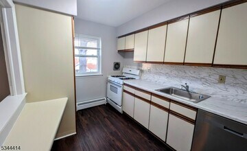 2467 NJ-10 in Morris Plains, NJ - Building Photo - Building Photo