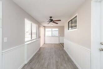 6524 E Arbor Ave in Mesa, AZ - Foto de edificio - Building Photo