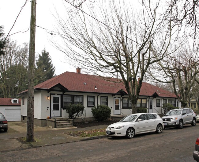 1403-1417 SE 24th Ave in Portland, OR - Foto de edificio - Building Photo