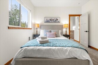 123 Mowich Way in Ashford, WA - Foto de edificio - Building Photo