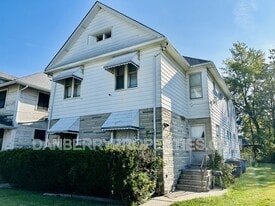 457 Parker Ave in Toledo, OH - Building Photo
