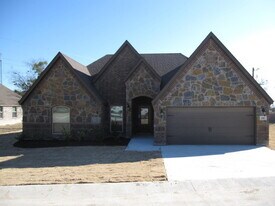 110 Anderson Ct in Weatherford, TX - Building Photo
