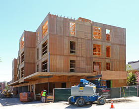 Midtown Crossing Apartments in Des Plaines, IL - Foto de edificio - Building Photo