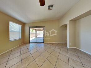 8110 S 48th Ln in Phoenix, AZ - Building Photo - Building Photo