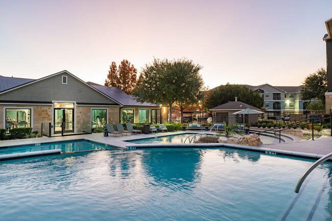 Cortland Southpark Terraces in Austin, TX - Foto de edificio - Building Photo