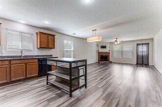 10013 Amosite Dr in Fort Worth, TX - Building Photo - Building Photo