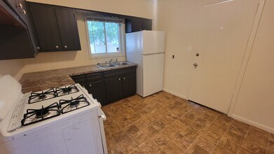 858 Minota Ave in Akron, OH - Building Photo - Building Photo