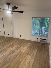 1810 N Bronson Ave in Los Angeles, CA - Building Photo - Building Photo