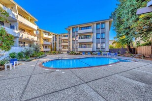 1515 Floribunda Ave in Burlingame, CA - Building Photo