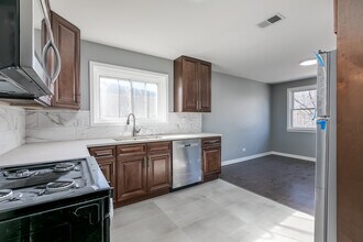 5843 N Cicero Ave in Chicago, IL - Building Photo - Building Photo