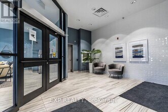 195 Commonwealth St in Kitchener, ON - Building Photo - Building Photo