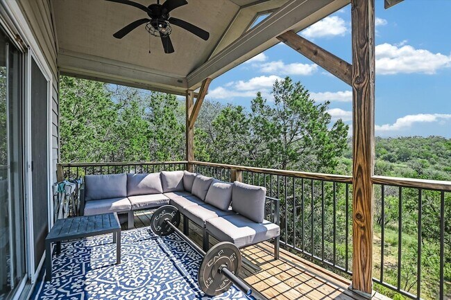 605 Echo Dr in Spicewood, TX - Building Photo - Building Photo