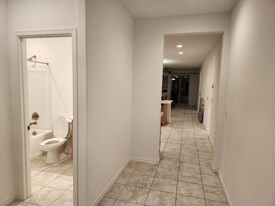 8948 W Colter St in Glendale, AZ - Building Photo
