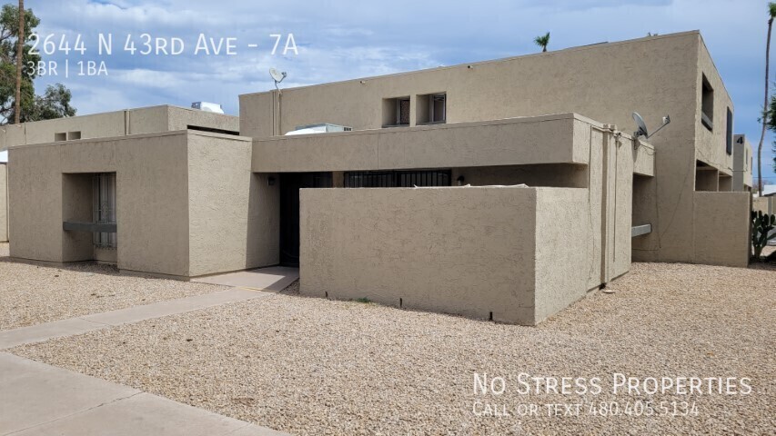 2644 N 43rd Ave in Phoenix, AZ - Foto de edificio