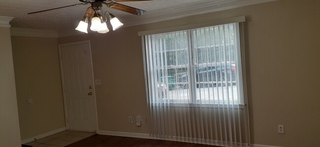 3024 Spruce Cir in Snellville, GA - Foto de edificio - Building Photo