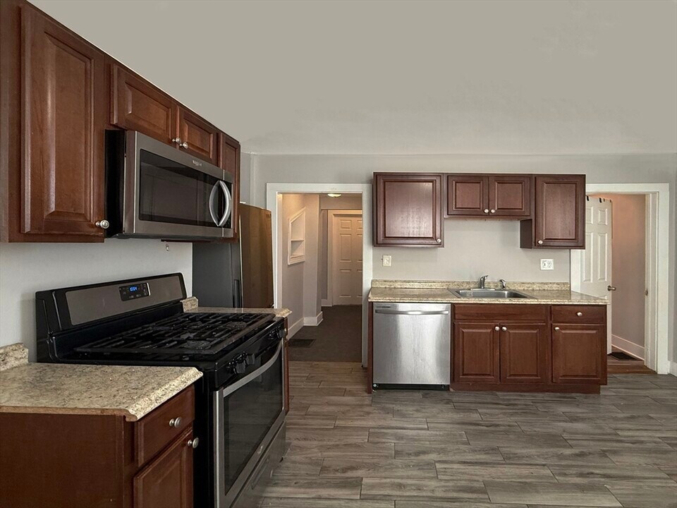 227 Chestnut St in Lynn, MA - Building Photo