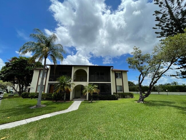 4717 Sable Pine Cir in West Palm Beach, FL - Building Photo - Building Photo