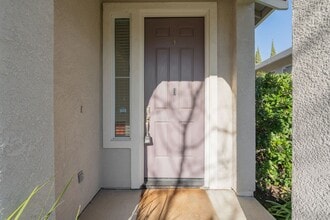 2805 Tree Swallow Cir in Elk Grove, CA - Building Photo - Building Photo