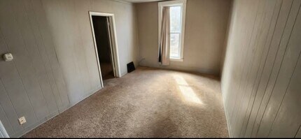 545 W 17th St, Unit Rear House in Erie, PA - Building Photo - Building Photo