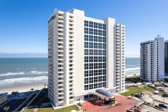 The Peninsula Condominium in Daytona Beach Shores, FL - Foto de edificio - Building Photo