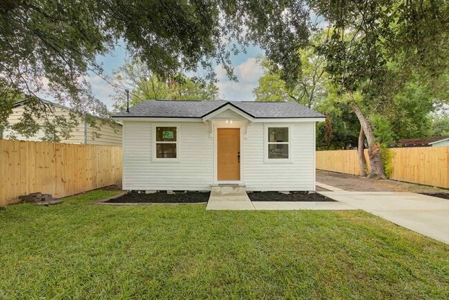 2805 2nd Ave N in Texas City, TX - Building Photo - Building Photo
