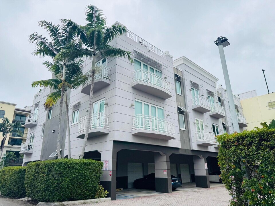 12 SE 1st Ave in Delray Beach, FL - Foto de edificio