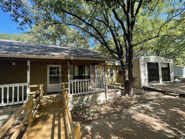 1925 Elm Dr in Kemp, TX - Building Photo - Building Photo