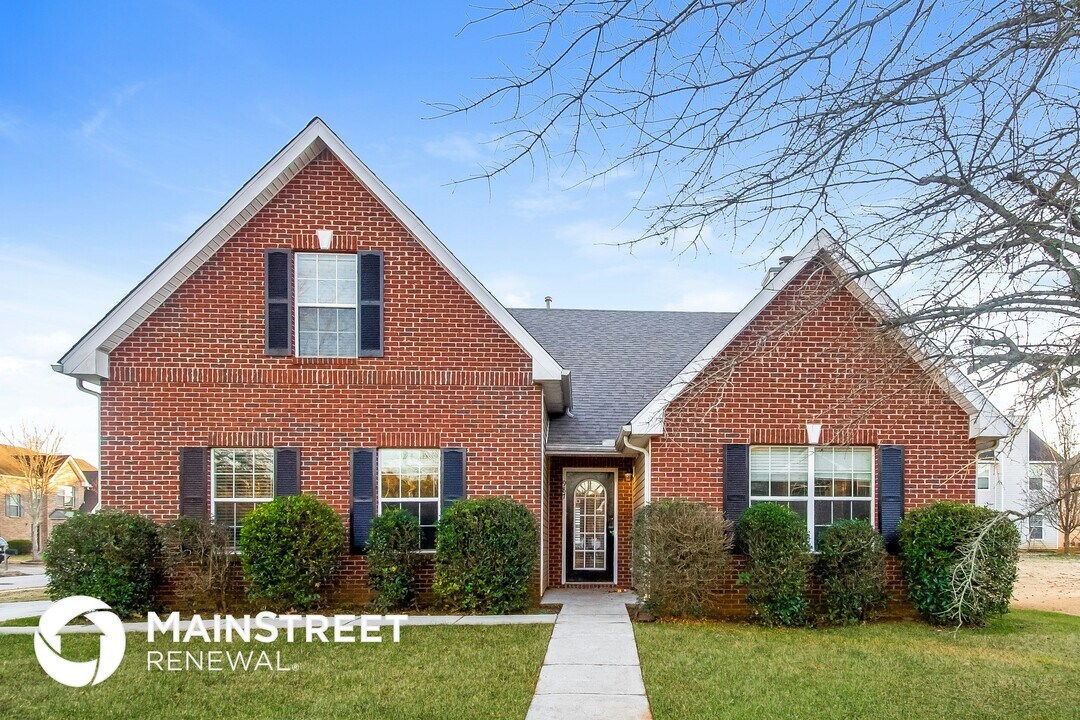 987 Brisley Cir in Hampton, GA - Building Photo