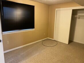 213 Wells Ave W in North Syracuse, NY - Building Photo - Building Photo